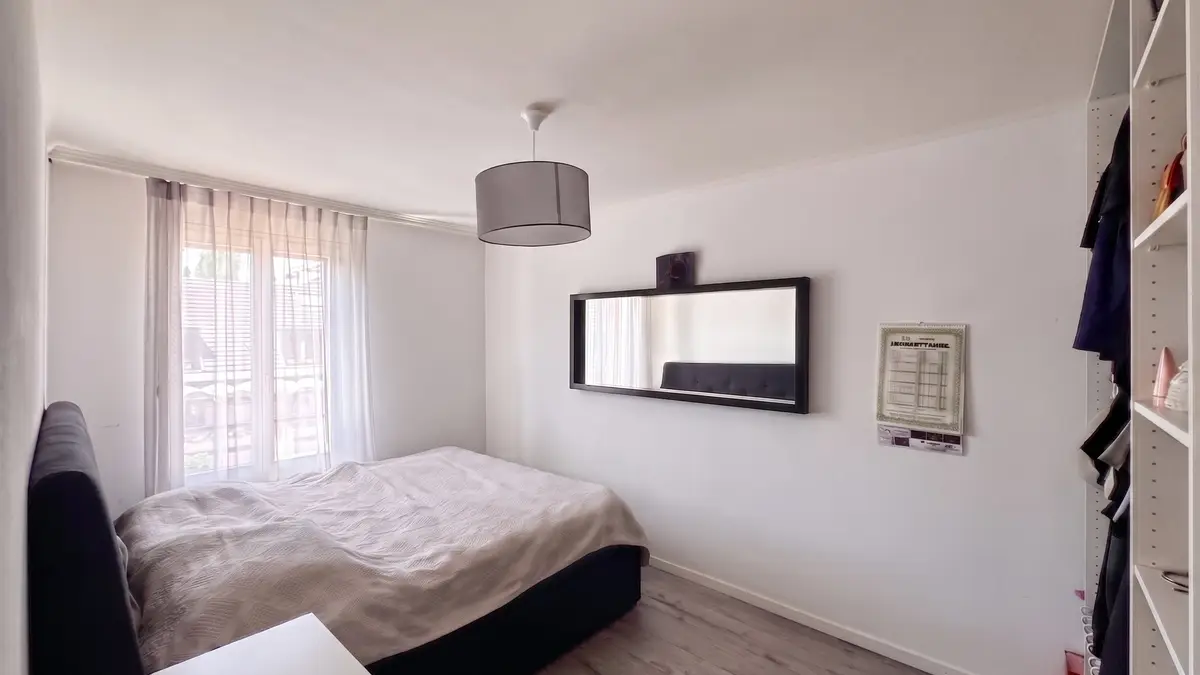 Rare ! Triplex en attique rénové de 6 pces, proche centre