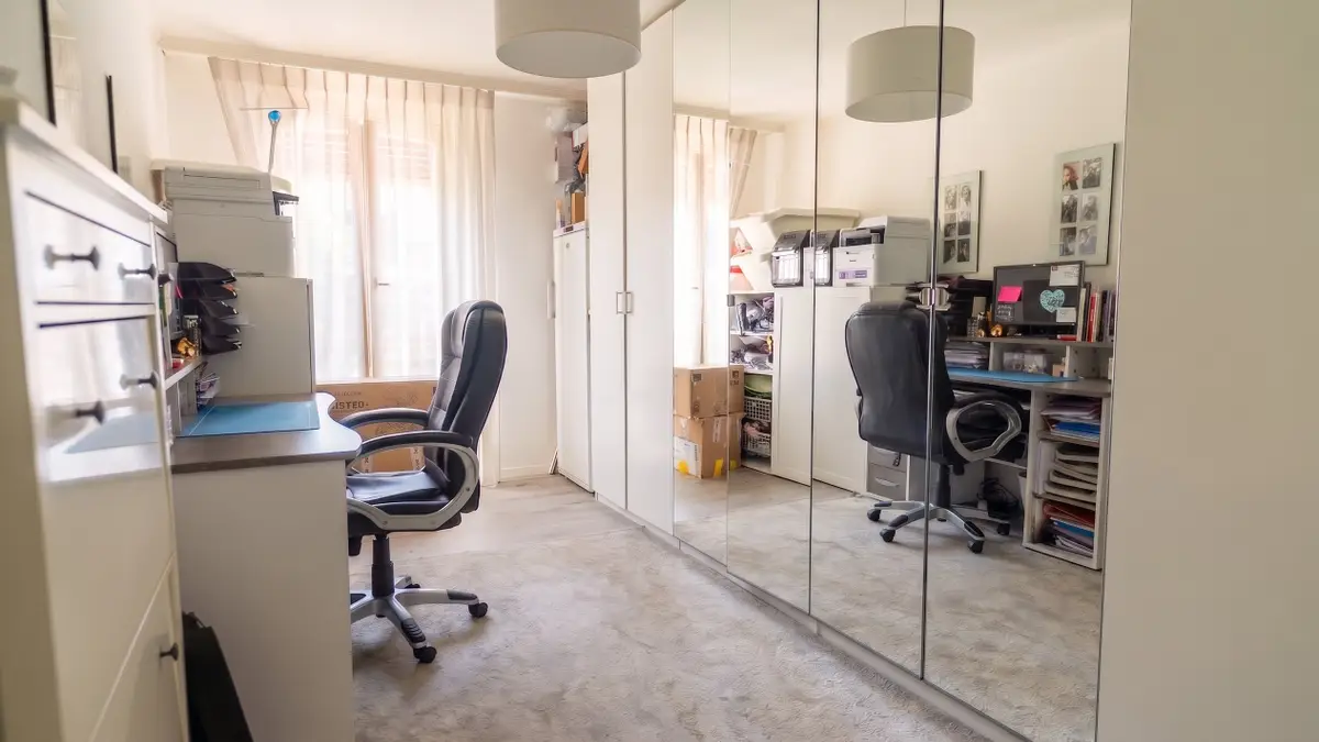 Rare ! Triplex en attique rénové de 6 pces, proche centre