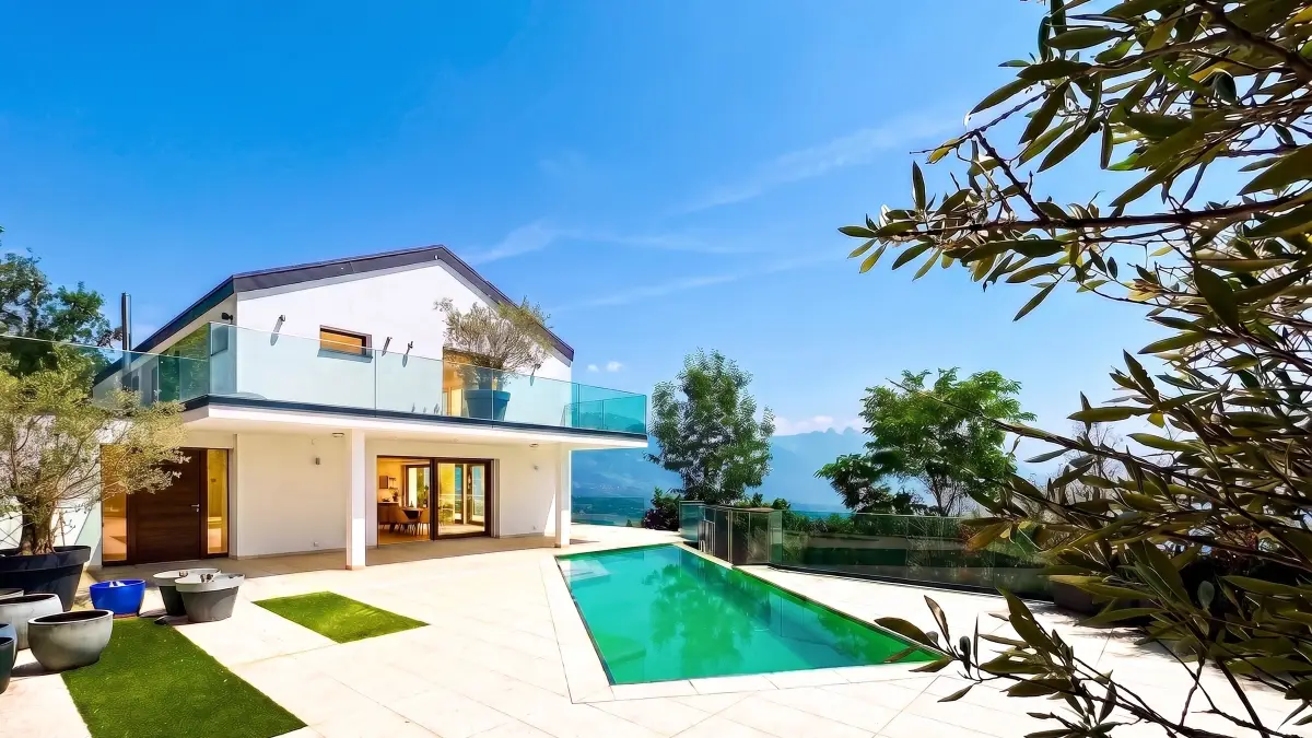Villa individuelle avec piscine et vue panoramique époustouflante