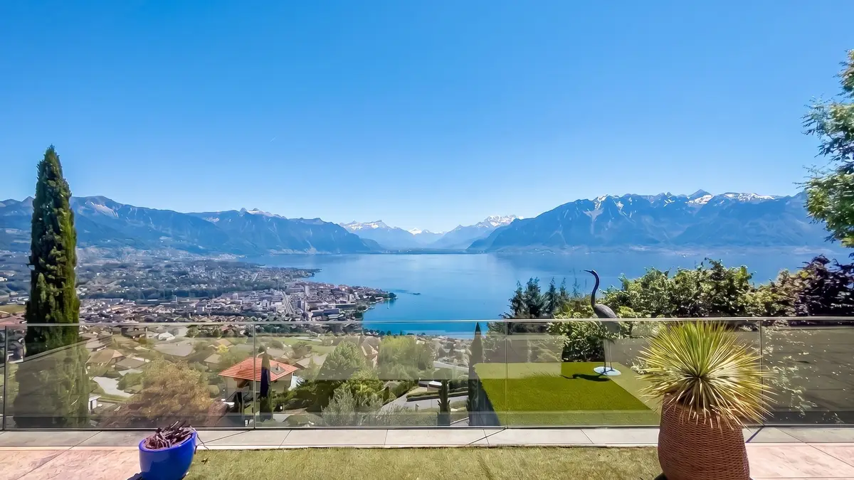 Villa individuelle avec piscine et vue panoramique époustouflante