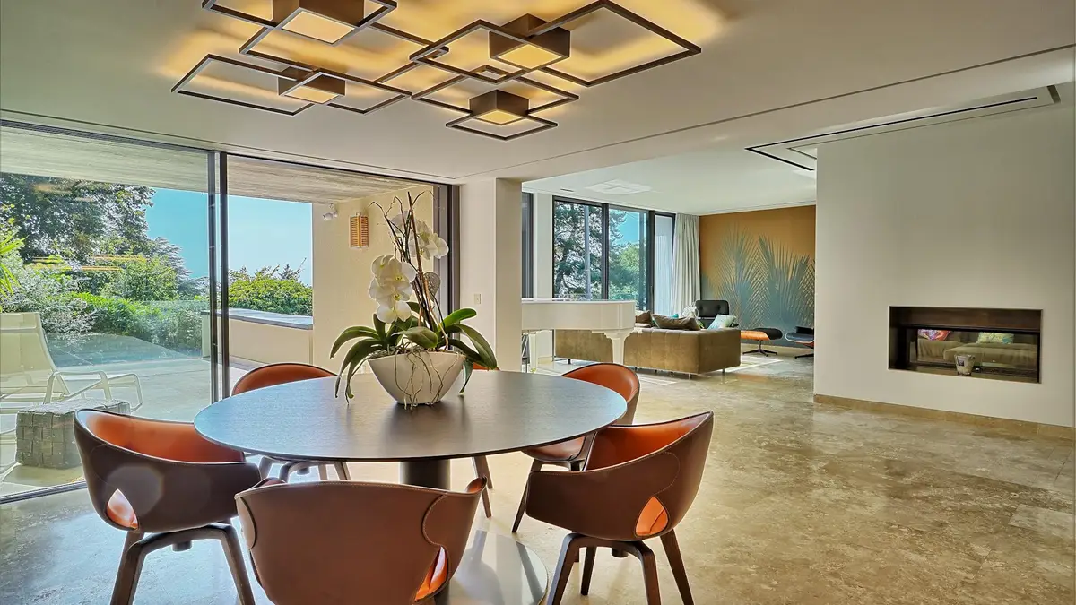 The Townhouse, triplex avec jardin et piscine avec vue lac 