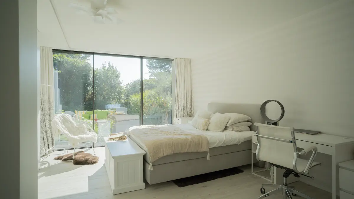The Townhouse, triplex avec jardin et piscine avec vue lac 