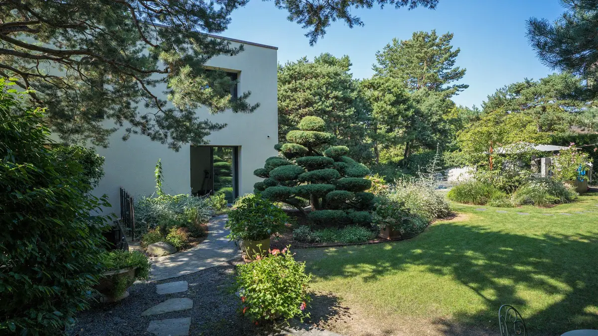 The Townhouse, triplex avec jardin et piscine avec vue lac 