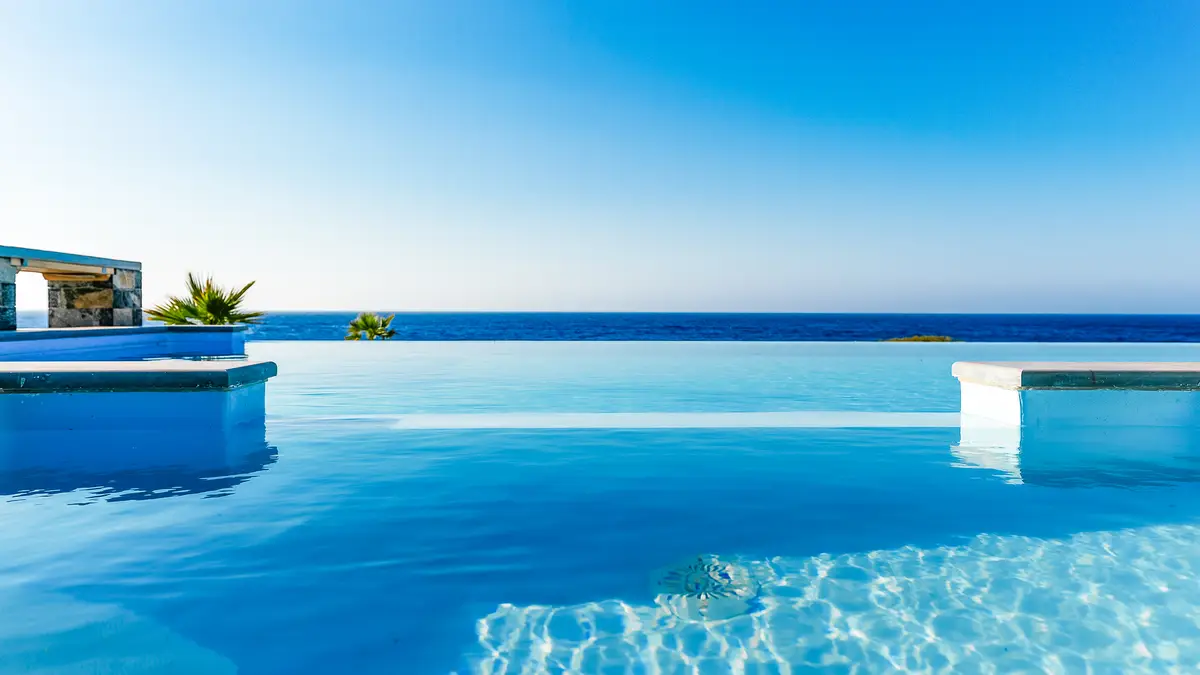 Luxury Seafront Villa. Ideal for Groups, Families, Friends, Workshops