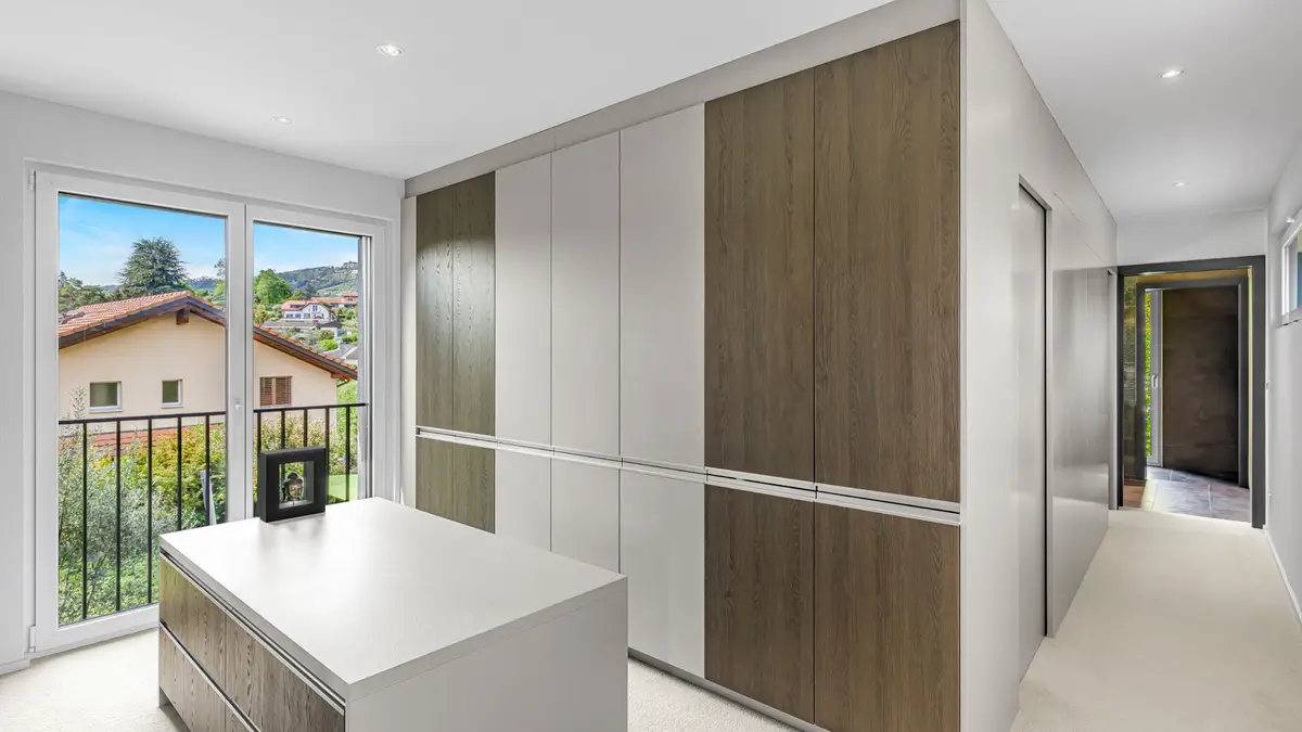 Villa individuelle avec magnifique piscine dans quartier résidentiel