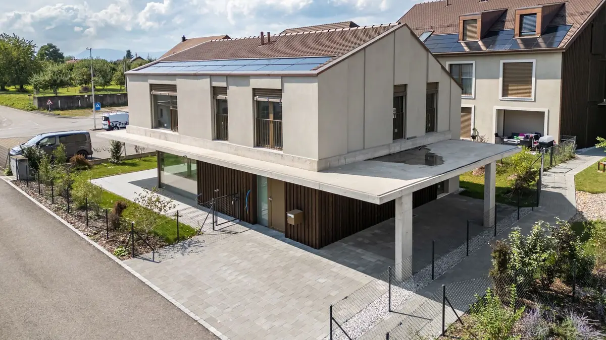 Très belle villa neuve au coeur du village & à deux pas du lac!
