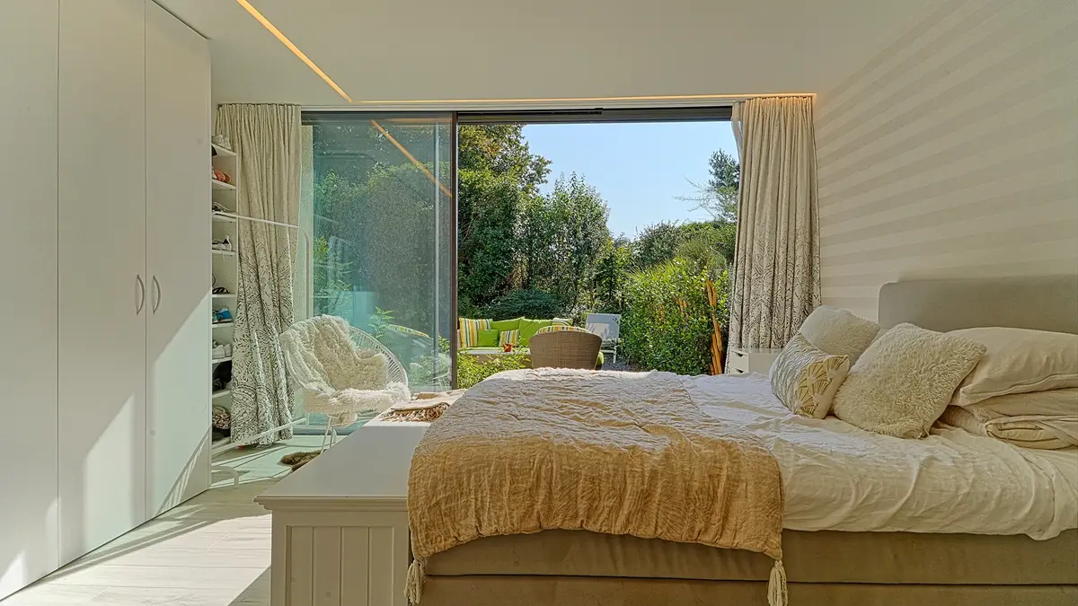 The Townhouse, triplex avec jardin et piscine avec vue lac 