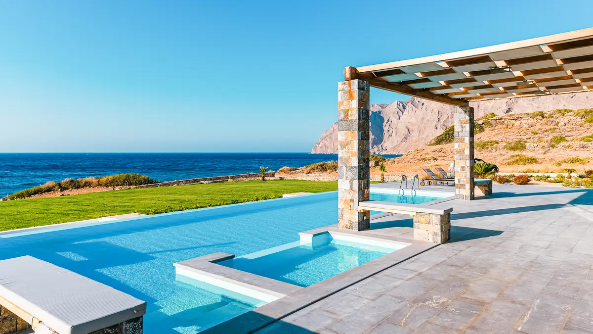 Luxury Seafront Villa. Ideal for Groups, Families, Friends, Workshops