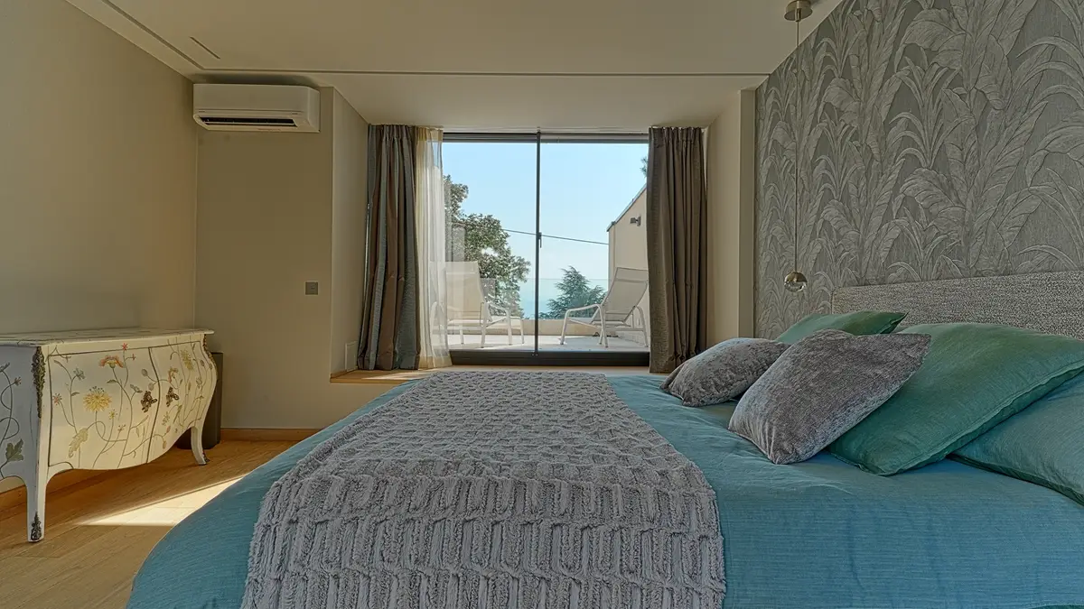 The Townhouse, triplex avec jardin et piscine avec vue lac 