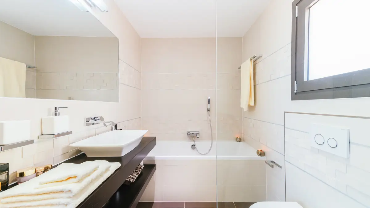 Luxury Seafront Villa. Ideal for Groups, Families, Friends, Workshops