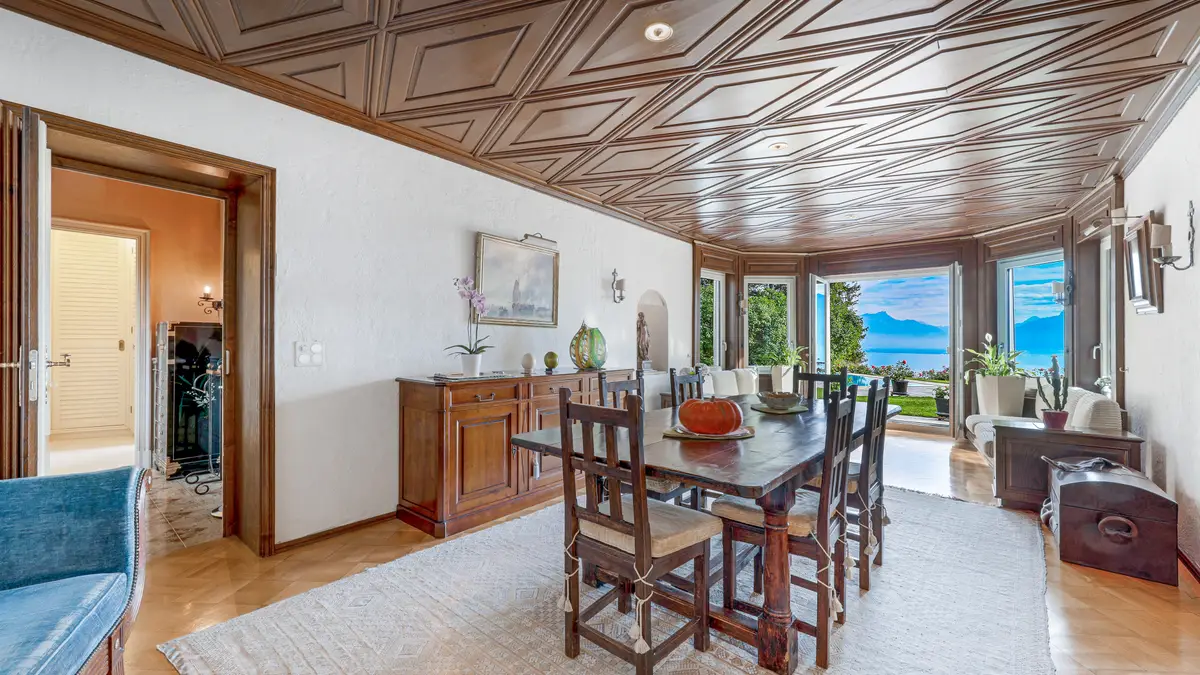 Une Maison de Rêve à Chexbres – Piscine et Vue Panoramique sur le Lac et les Alpes