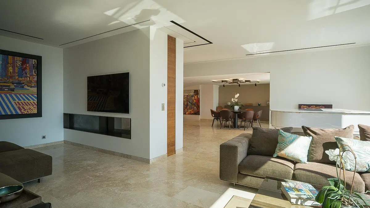 The Townhouse, triplex avec jardin et piscine avec vue lac 