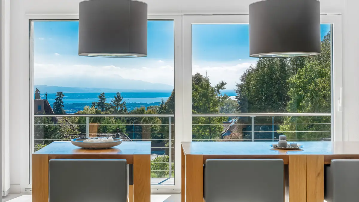 Très belle propriété avec splendide vue sur le lac et le Mt-Blanc!