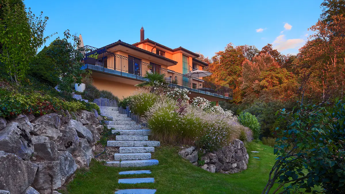 Villa d’exception avec vue imprenable, entre lac et nature