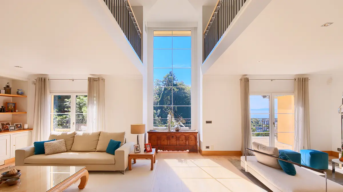 Villa d’exception avec vue imprenable, entre lac et nature