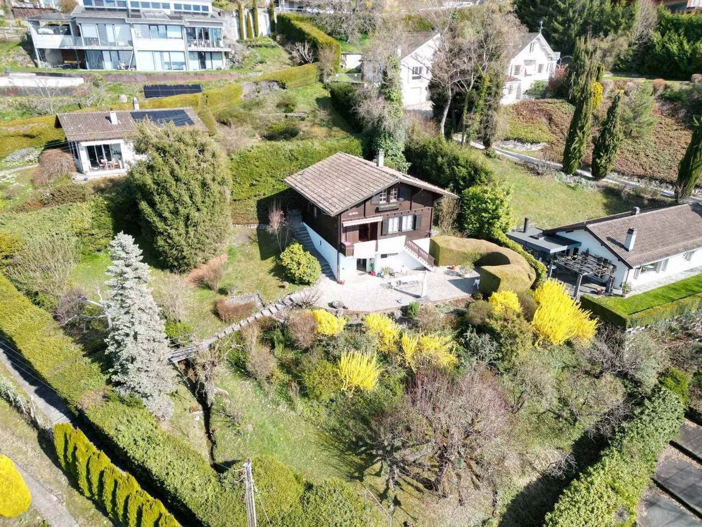 Schönes Chalet mit Panoramablick auf den See - Foto 2 von 12