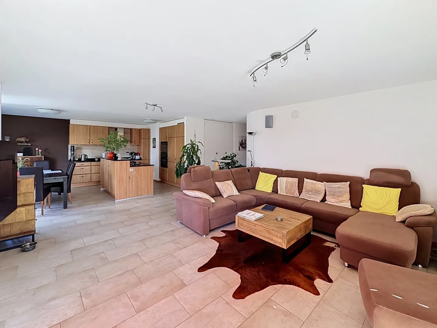 Appartement 5.5 pièces en PPE, 1er étage avec balcon - Foto 3 di 13
