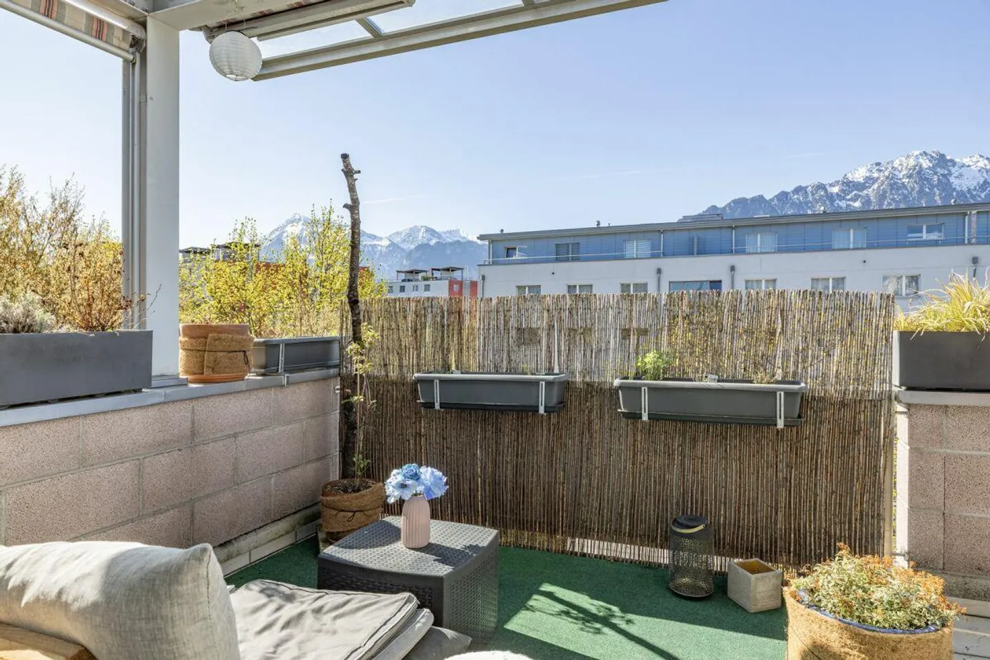 Stilvolles Penthouse mit Bergblick - Foto 4 von 11