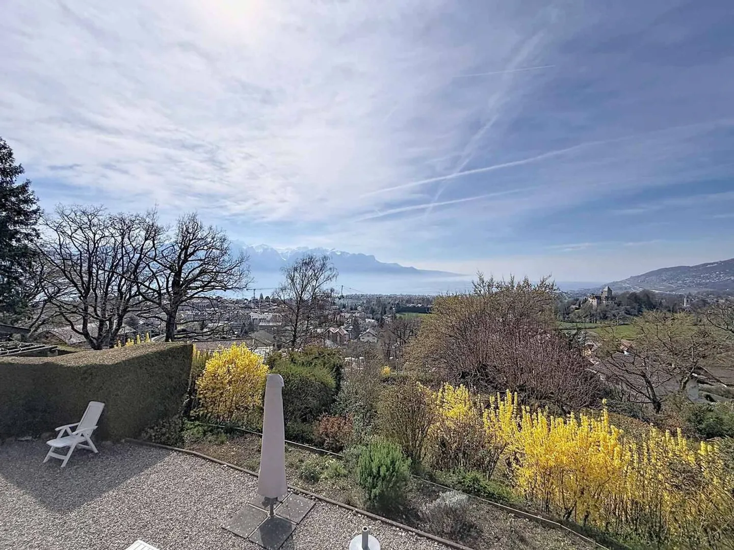 Schönes Chalet mit Panoramablick auf den See - Foto 11 von 12