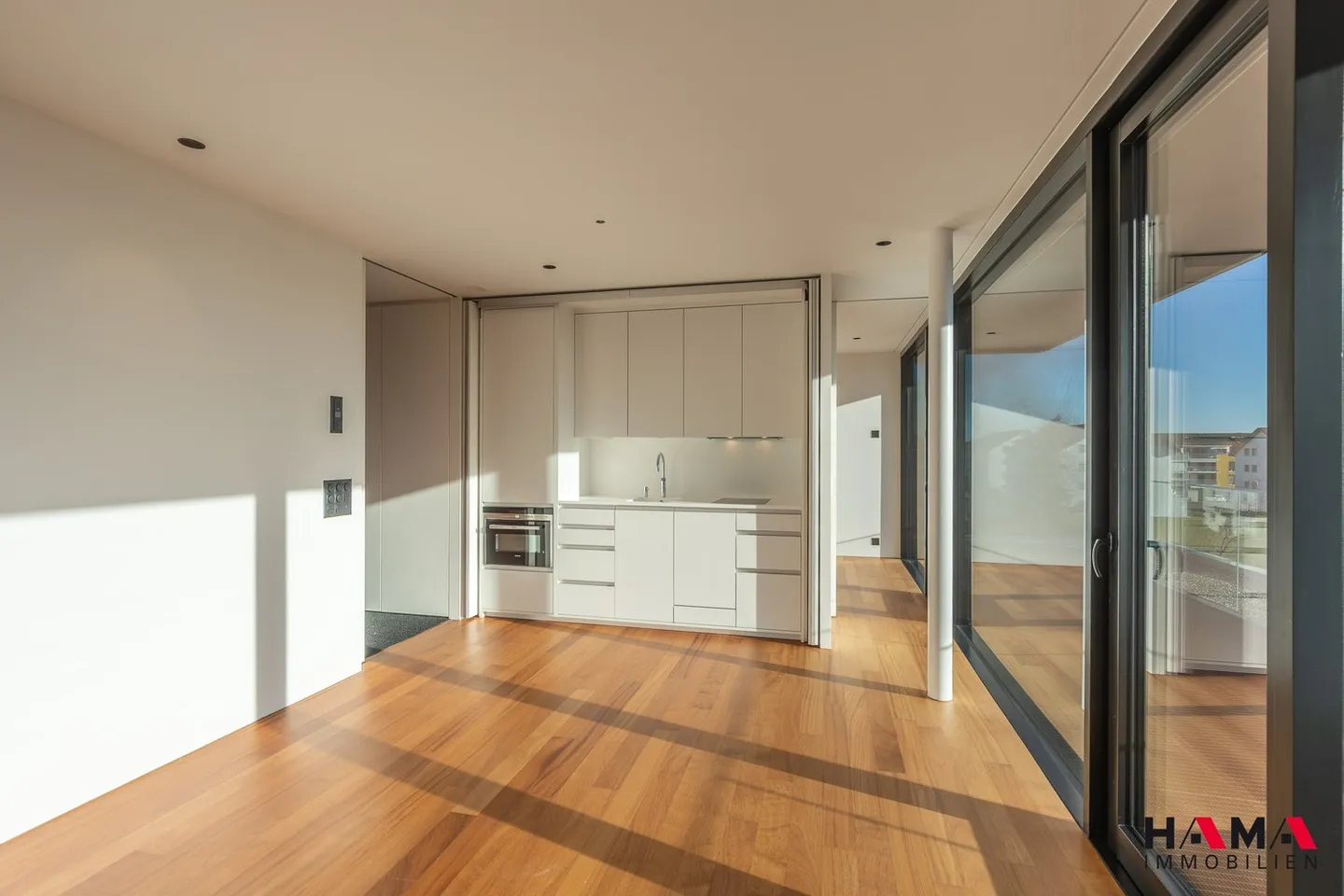 Appartement penthouse 2 pièces attrayant / moderne - Photo 2 sur 8