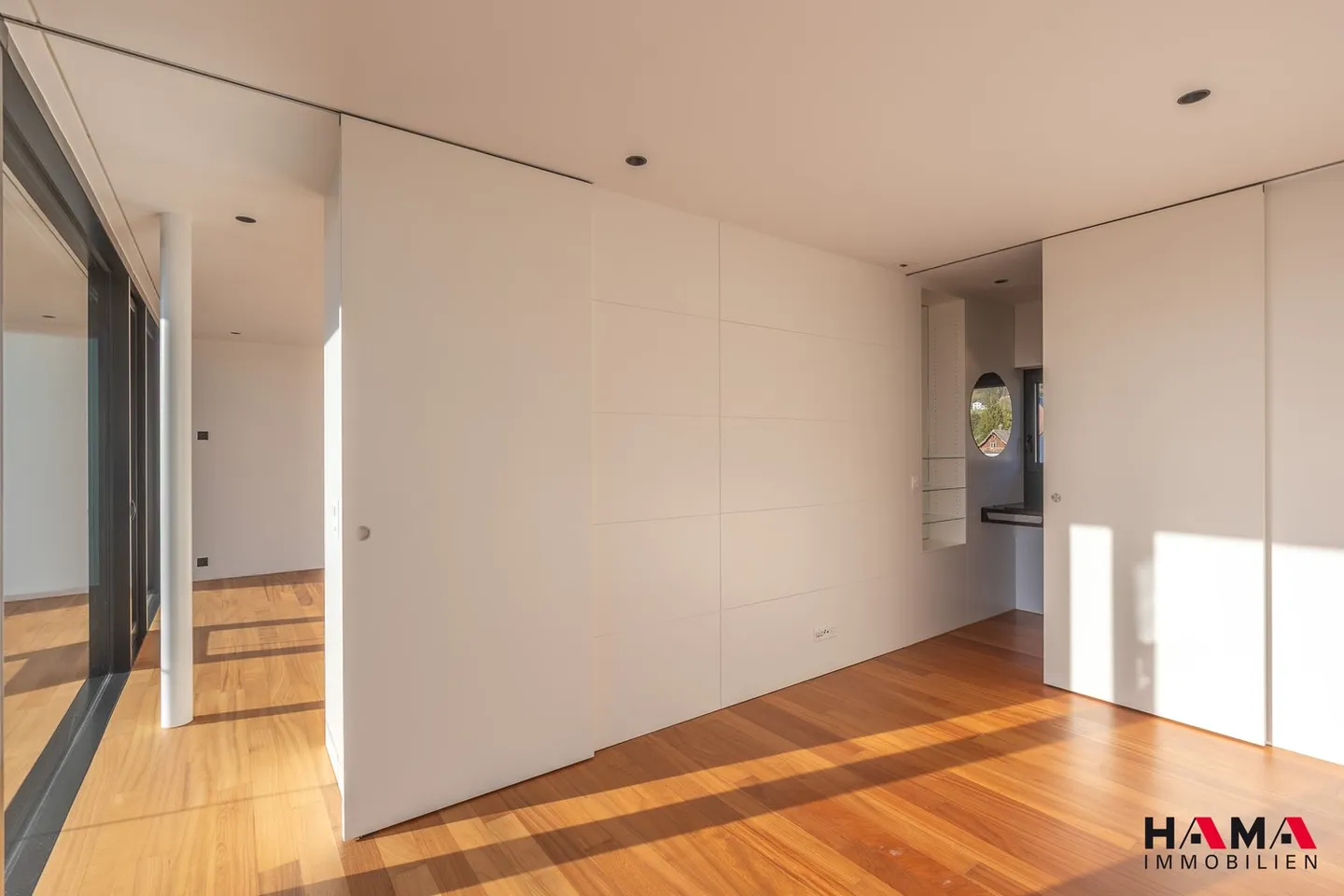 Appartement penthouse 2 pièces attrayant / moderne - Photo 3 sur 8