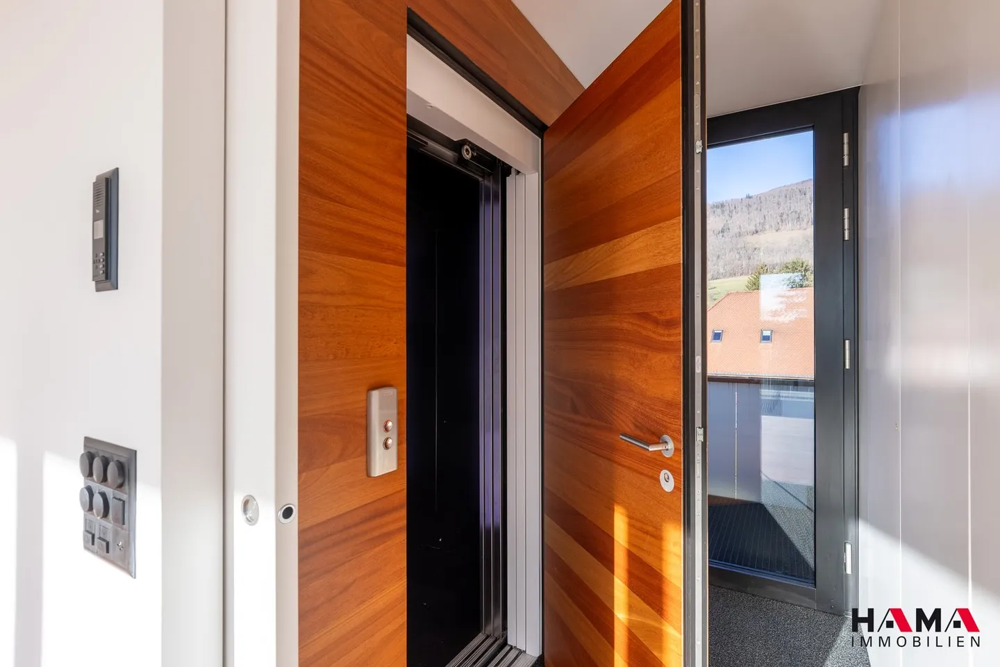 Appartement penthouse 2 pièces attrayant / moderne - Photo 7 sur 8