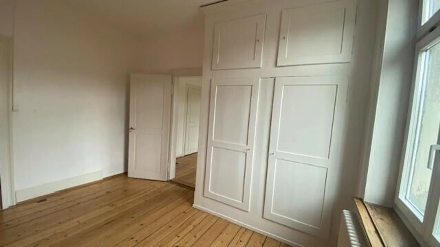 Büroraum am Stadtrand - Foto 2 von 4