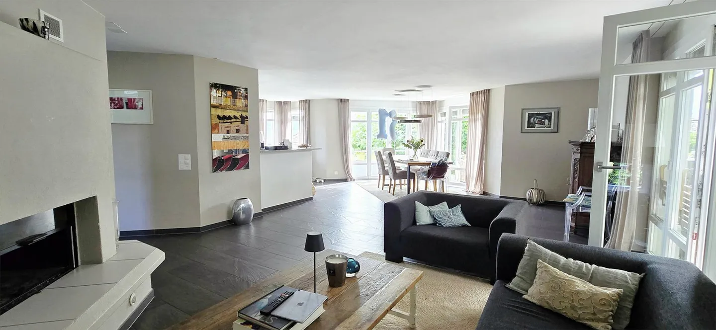 Esclusiva casa unifamiliare di 6,5 stanze con giardino da sogno e vista lago - Foto 3 di 11