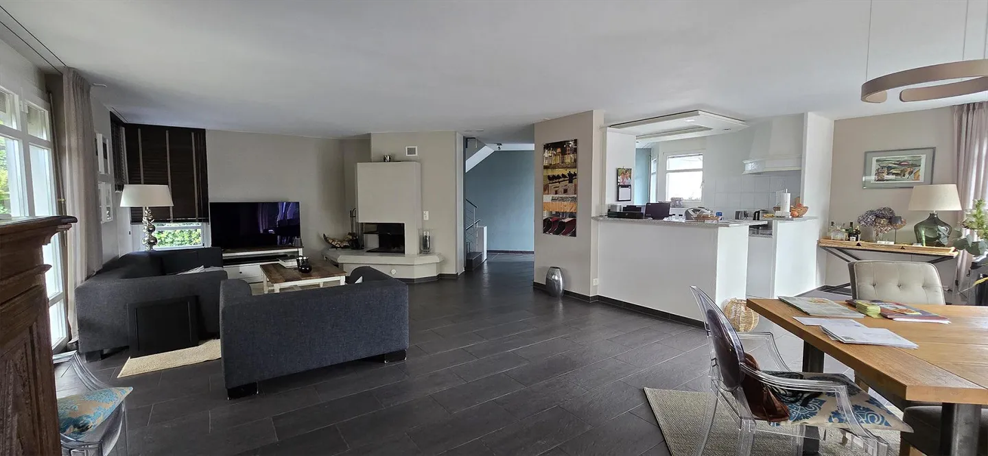 Esclusiva casa unifamiliare di 6,5 stanze con giardino da sogno e vista lago - Foto 5 di 11