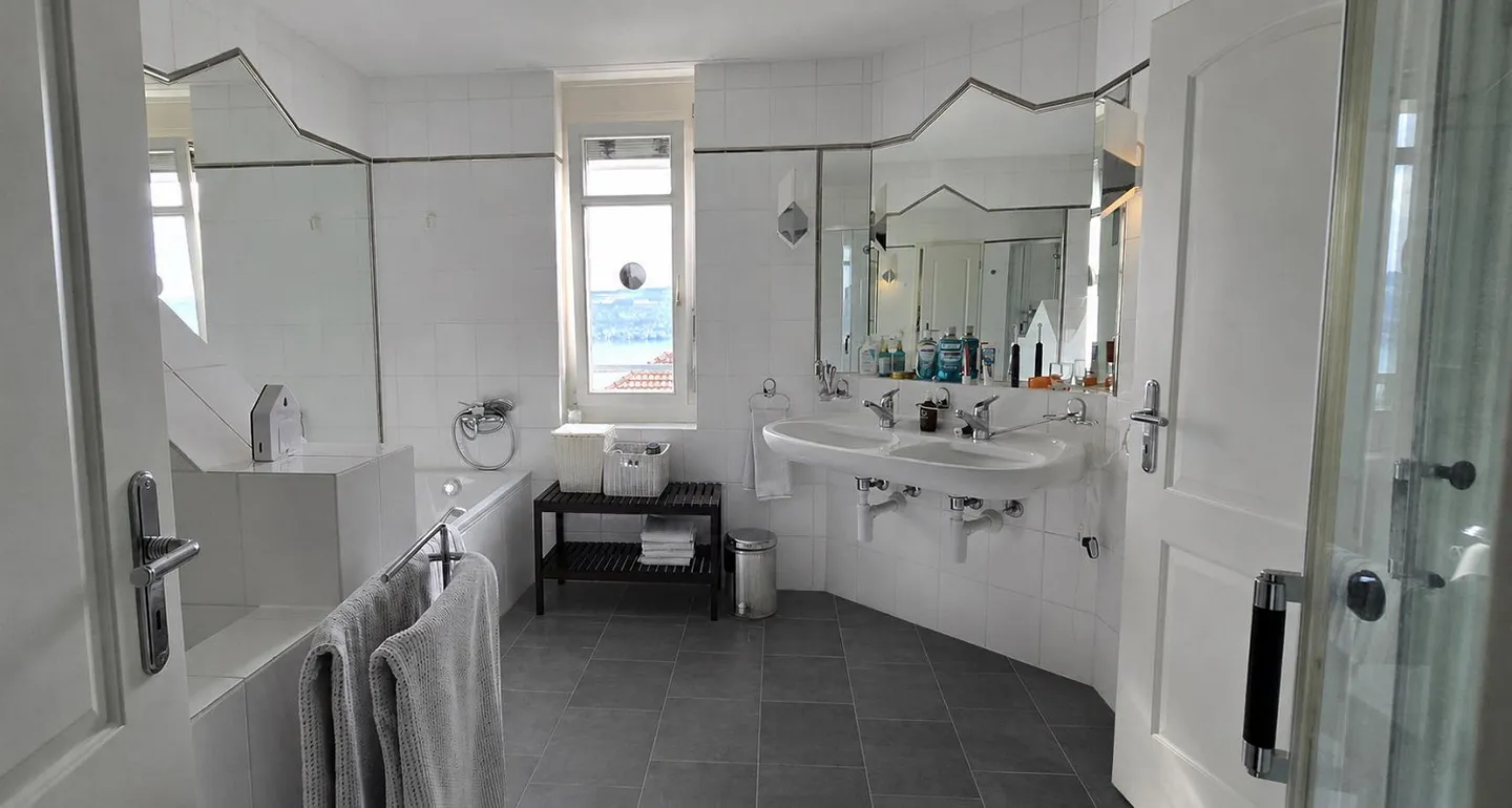 Esclusiva casa unifamiliare di 6,5 stanze con giardino da sogno e vista lago - Foto 8 di 11