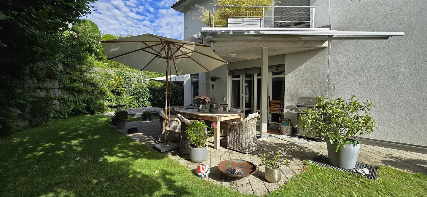 Esclusiva casa unifamiliare di 6,5 stanze con giardino da sogno e vista lago - Foto 9 di 11