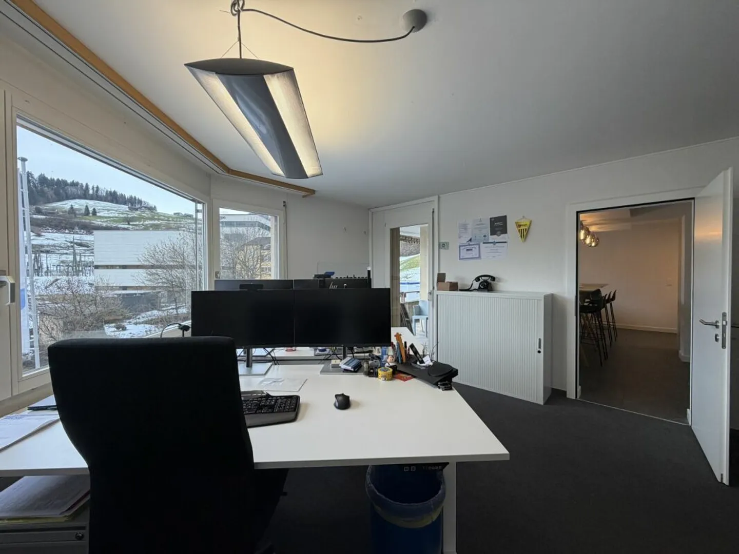 ATTRAKTIVE RÄUMLICHKEITEN - Photo 1 of 10