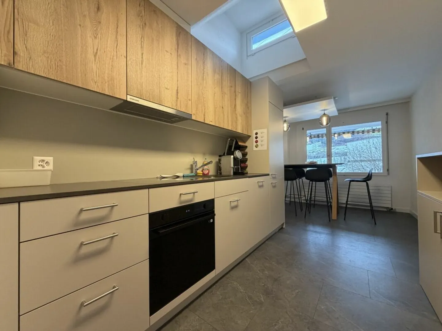 ATTRAKTIVE RÄUMLICHKEITEN - Photo 3 of 10