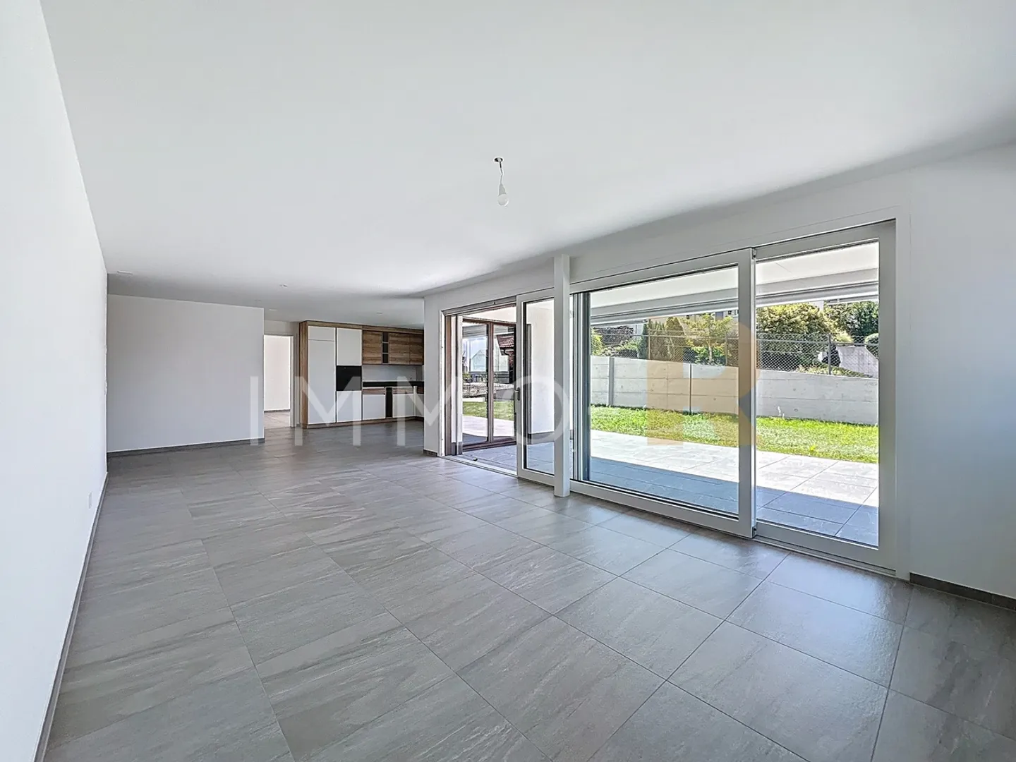 Ultimo appartamento 5,5 locali con giardino - Foto 5 di 7