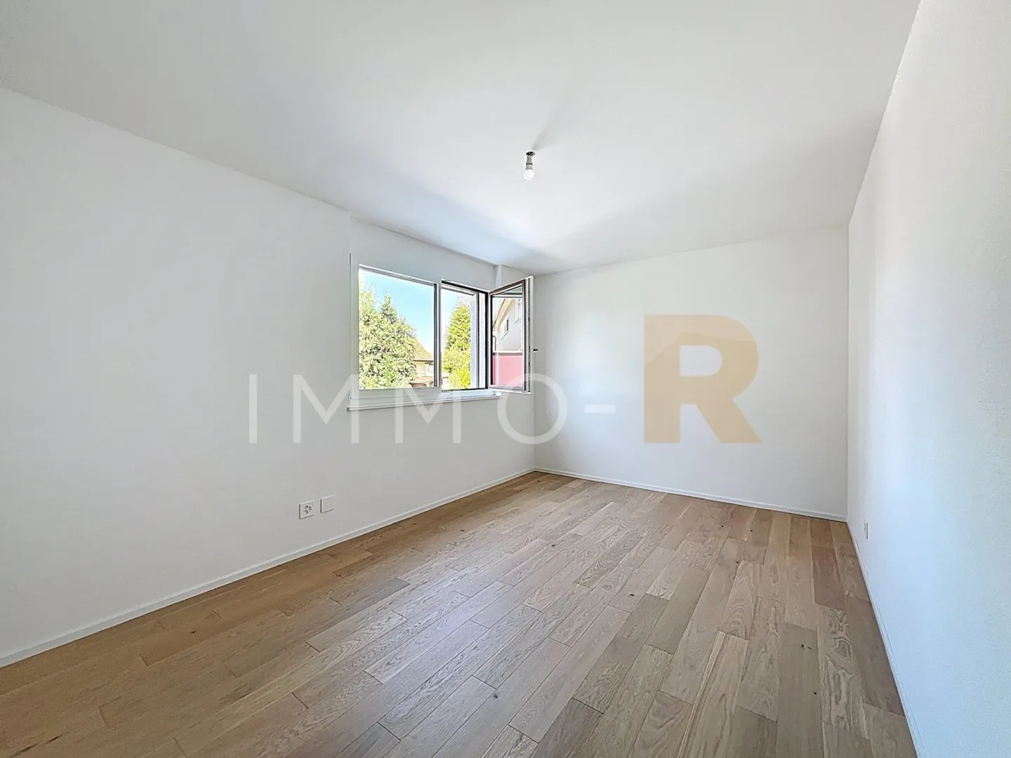 Ultimo appartamento 5,5 locali con giardino - Foto 7 di 7