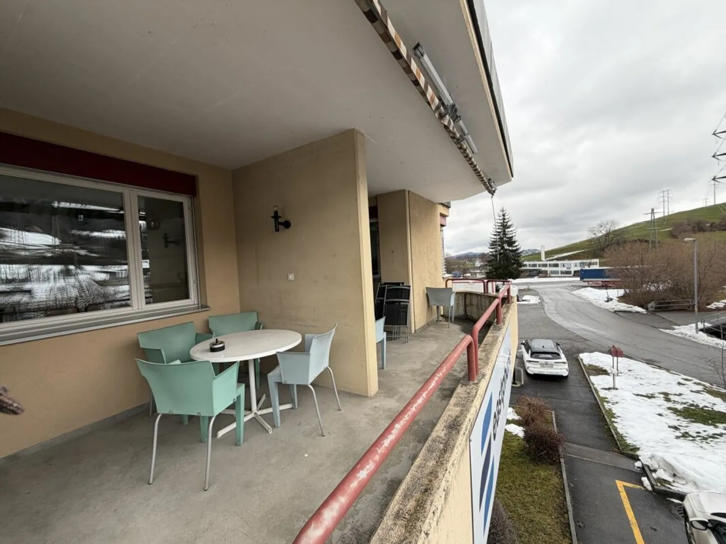 ATTRAKTIVE RÄUMLICHKEITEN - Photo 9 of 10