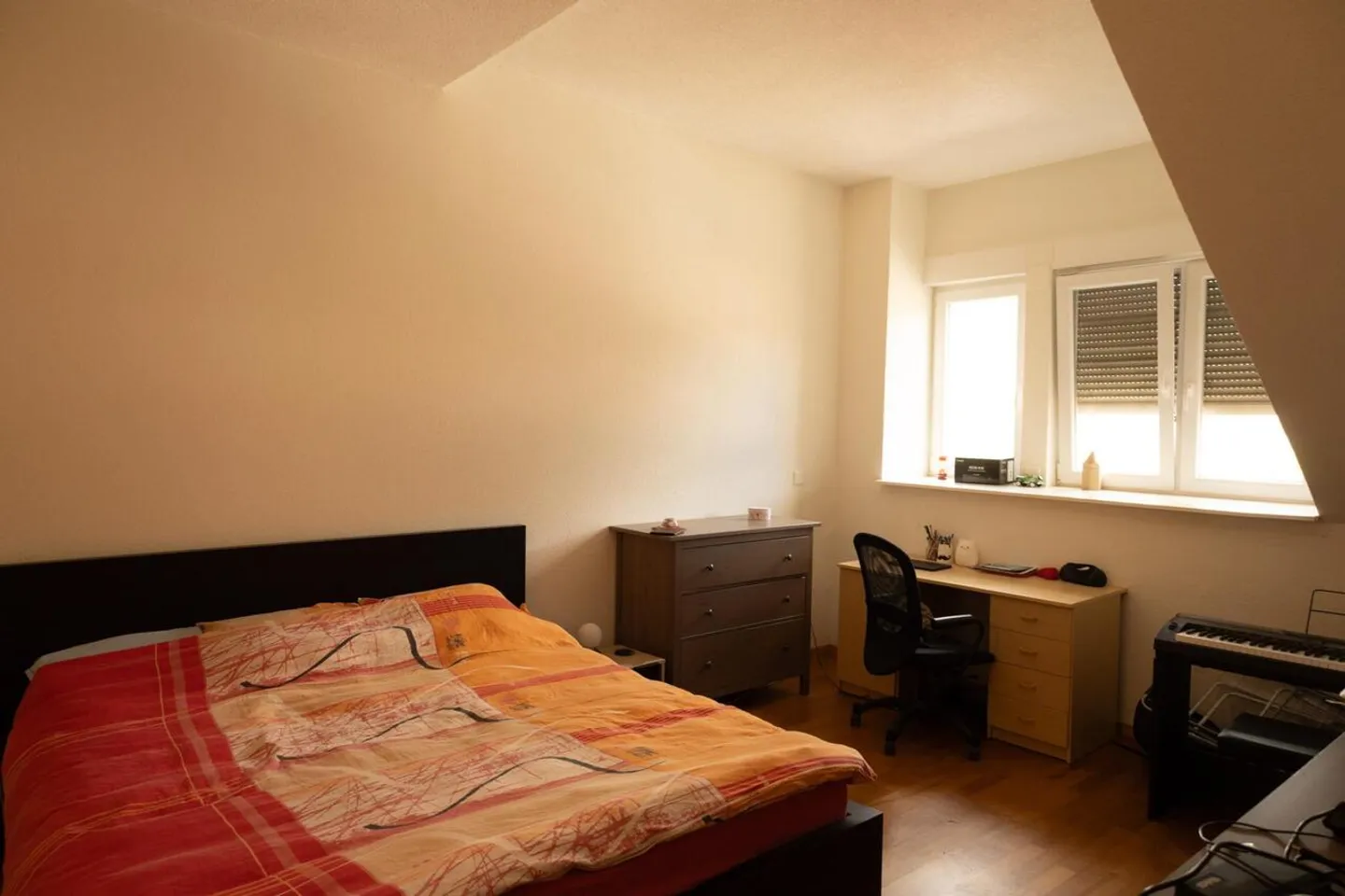 Appartement mansardé de 3,5 pièces à Couvet - Foto 4 von 6