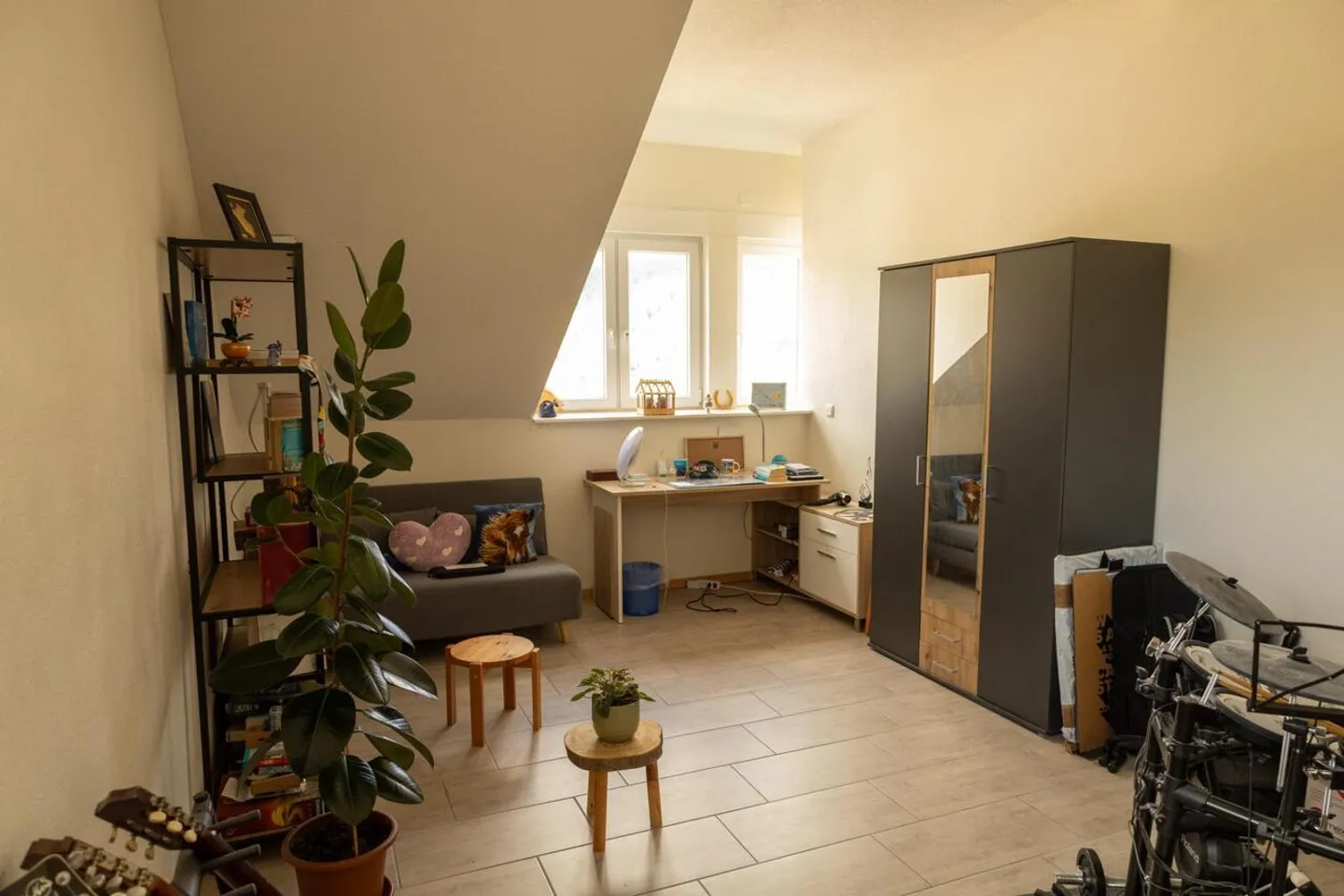 Appartement mansardé de 3,5 pièces à Couvet - Foto 5 von 6