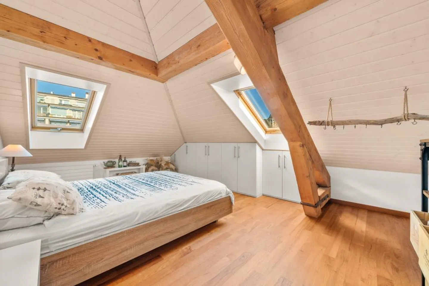 DESIRABLE NEIGHBORHOOD OF FLORIMONT - Photo 8 of 11