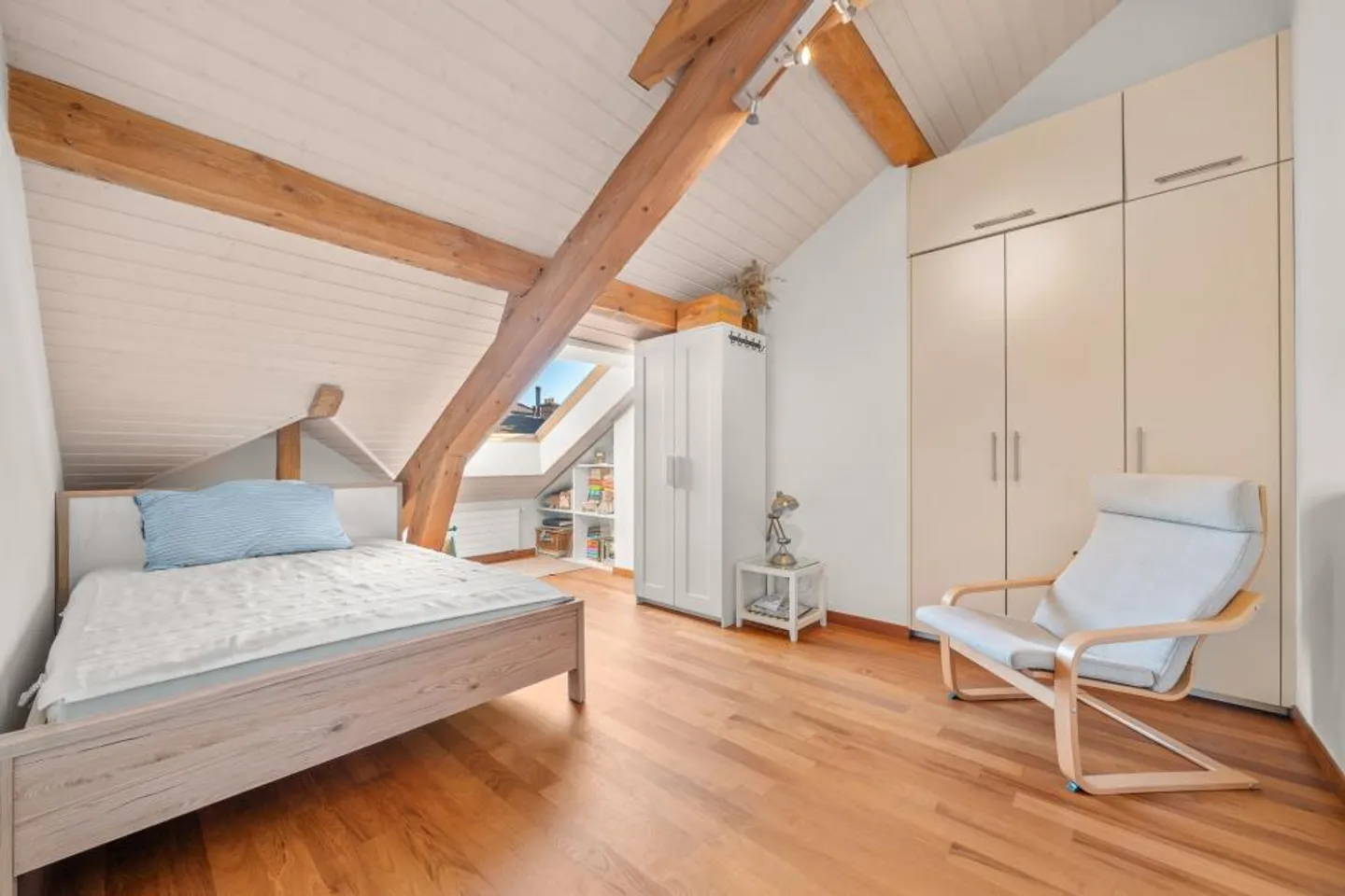 DESIRABLE NEIGHBORHOOD OF FLORIMONT - Photo 9 of 11