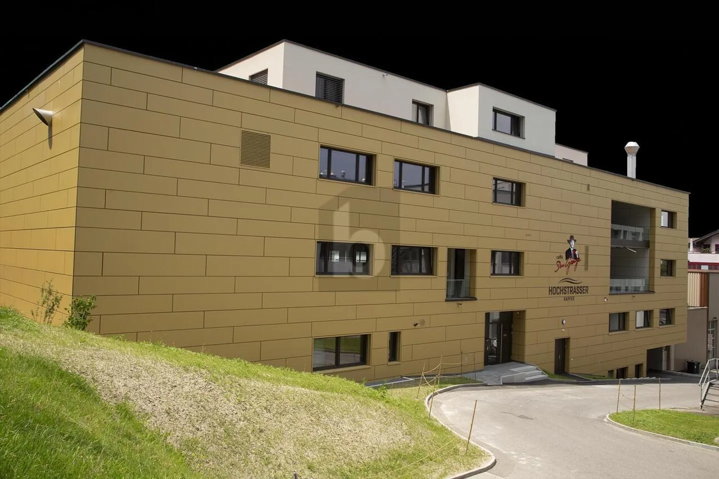 NUOVA COSTRUZIONE IN UNA POSIZIONE CENTRALE - Foto 1 di 6