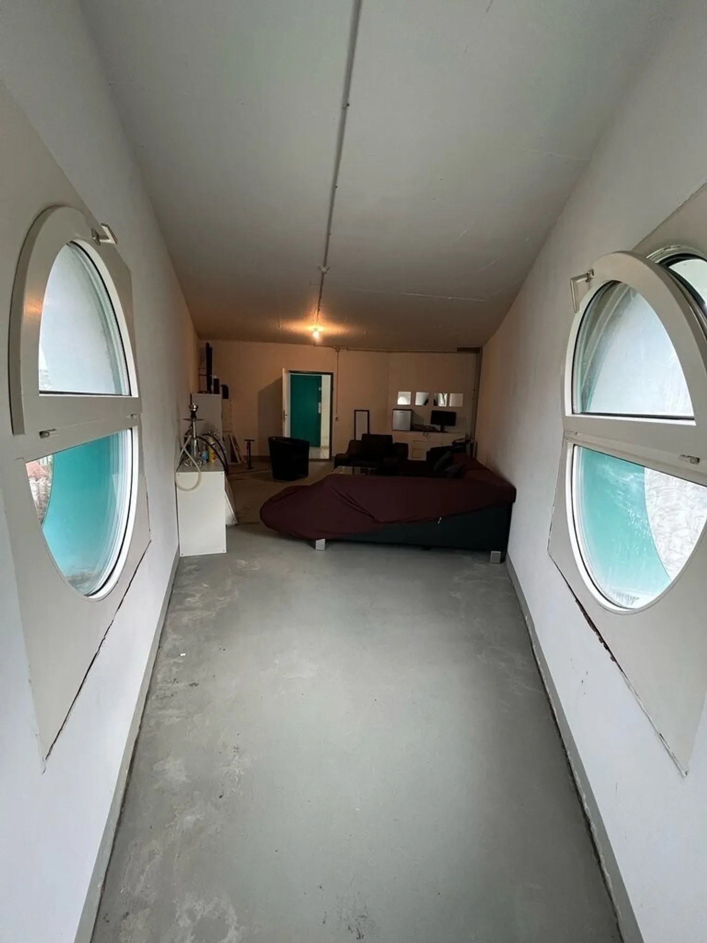 Ampio spazio per hobby o magazzino con luce naturale - Foto 1 di 4