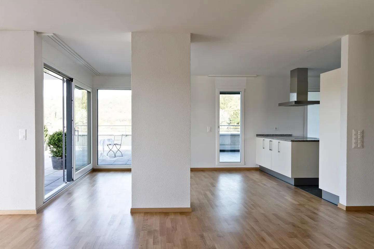 Space miracle with large attic terrace and extensive view - Photo 2 of 10