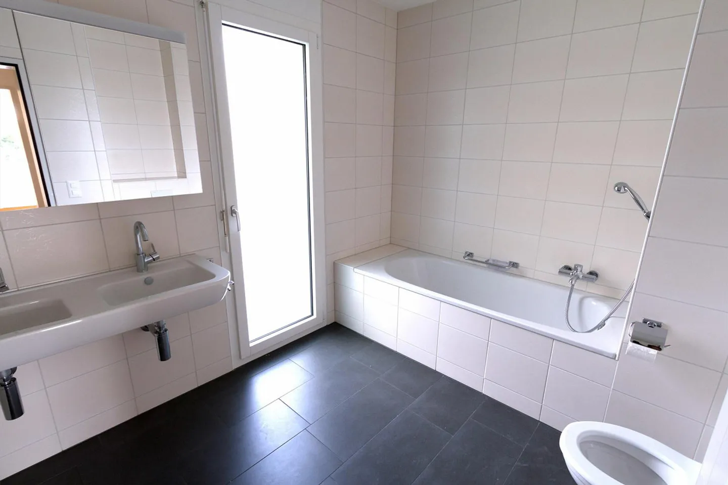 Space miracle with large attic terrace and extensive view - Photo 5 of 10