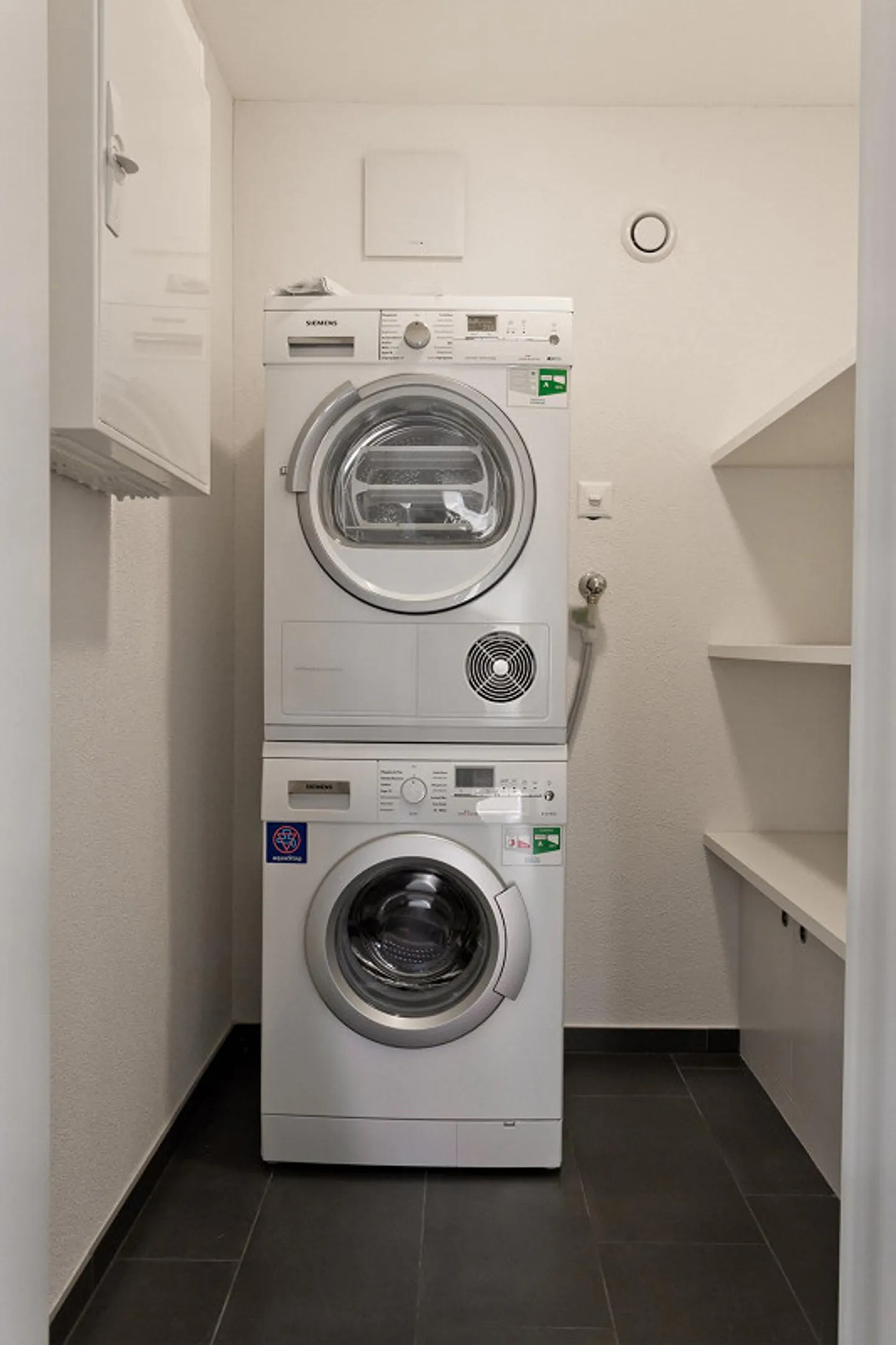 Space miracle with large attic terrace and extensive view - Photo 7 of 10