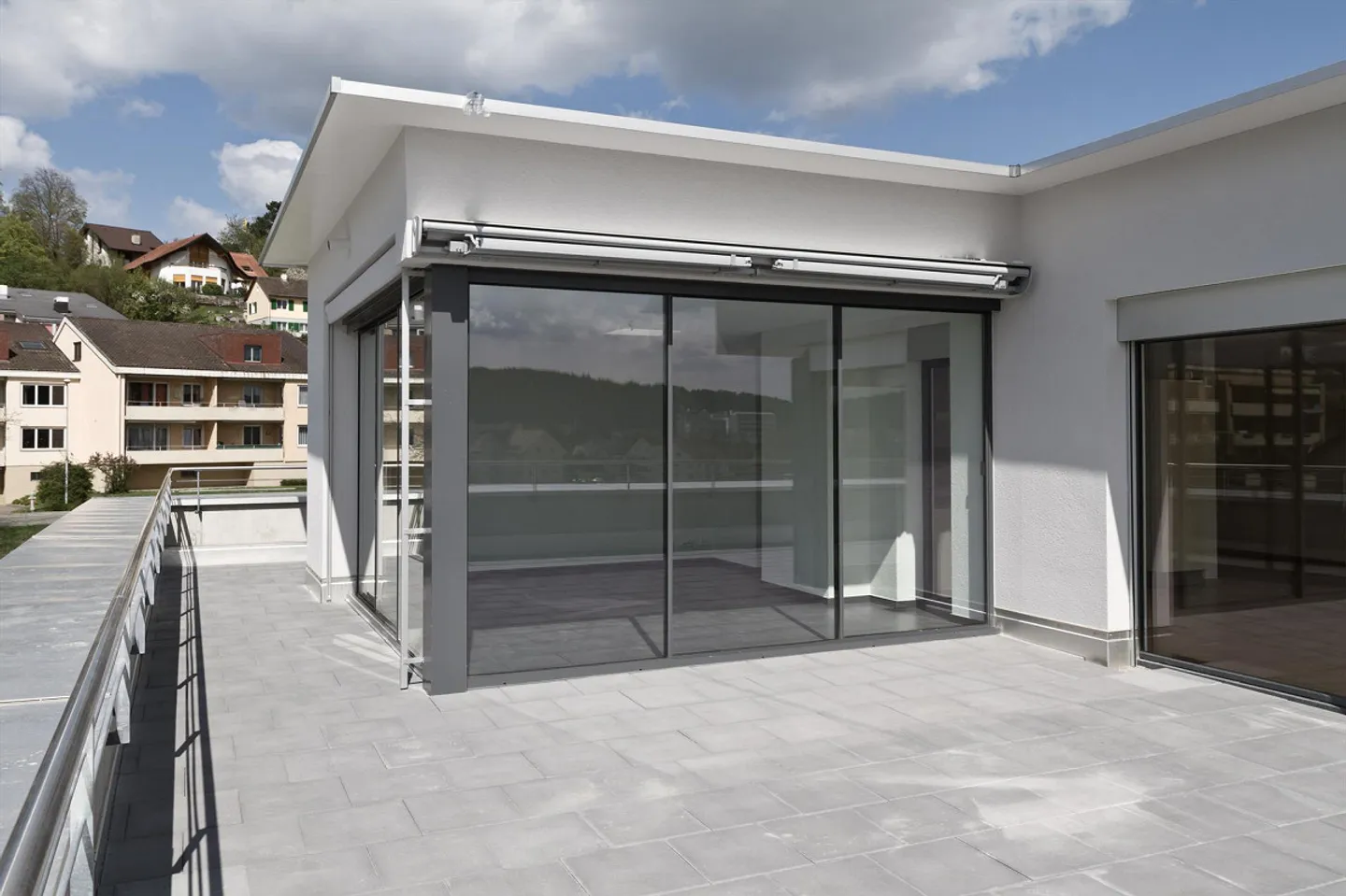 Space miracle with large attic terrace and extensive view - Photo 8 of 10