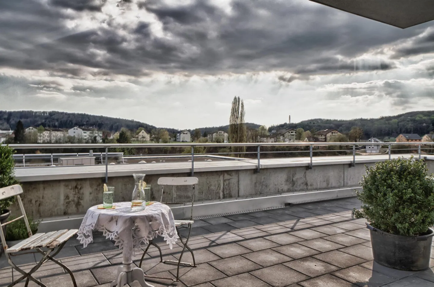 Space miracle with large attic terrace and extensive view - Photo 9 of 10