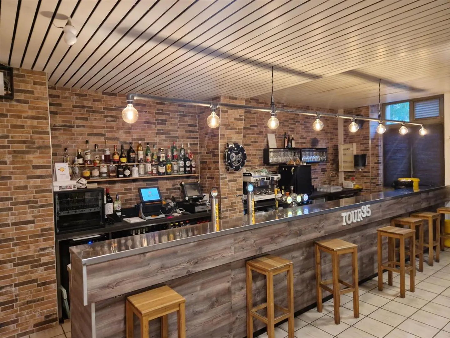 Restaurant - Photo 1 of 5