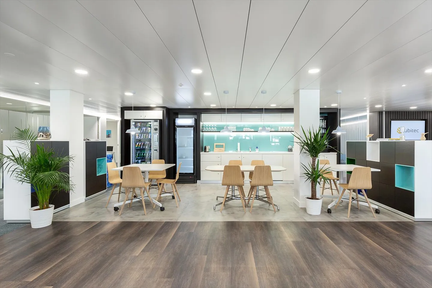 Prenota la tua scrivania presso Regus City Centre - Foto 9 di 11