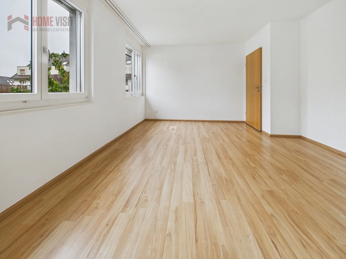 Grosszügiges Reiheneinfamilienhaus mit ausgebautem Dachstudio - Foto 7 von 12